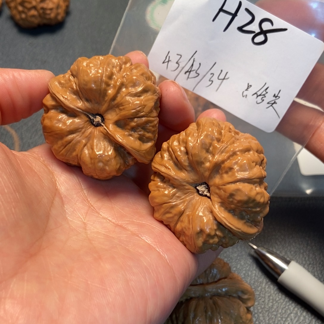 文玩核桃吊坠蛤蟆