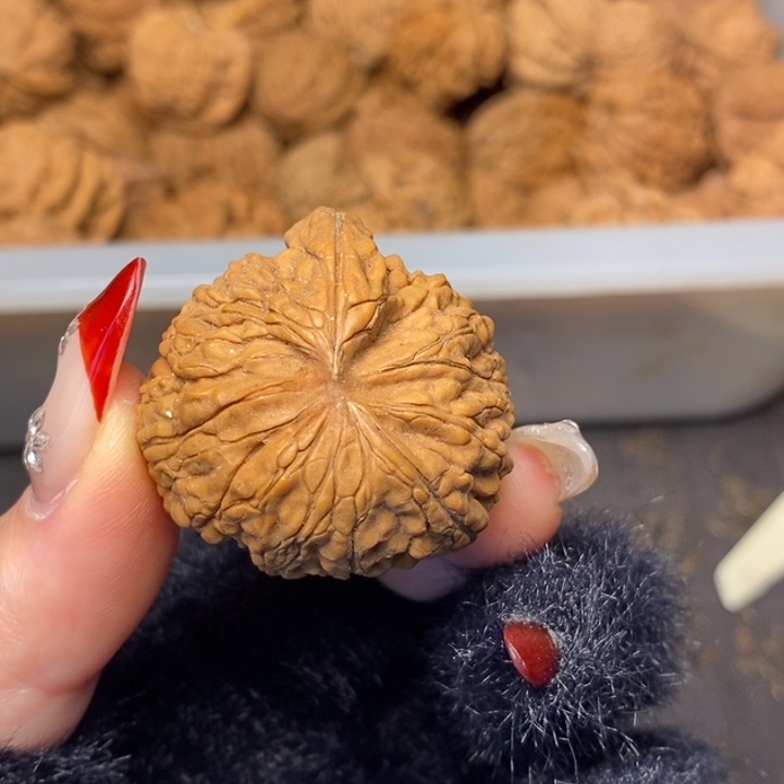 吊坠文玩核桃放***牛文玩核桃异形单只