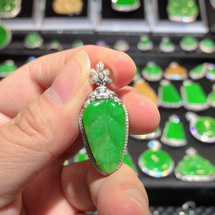 翡翠18K金镶嵌吊坠(不含链)