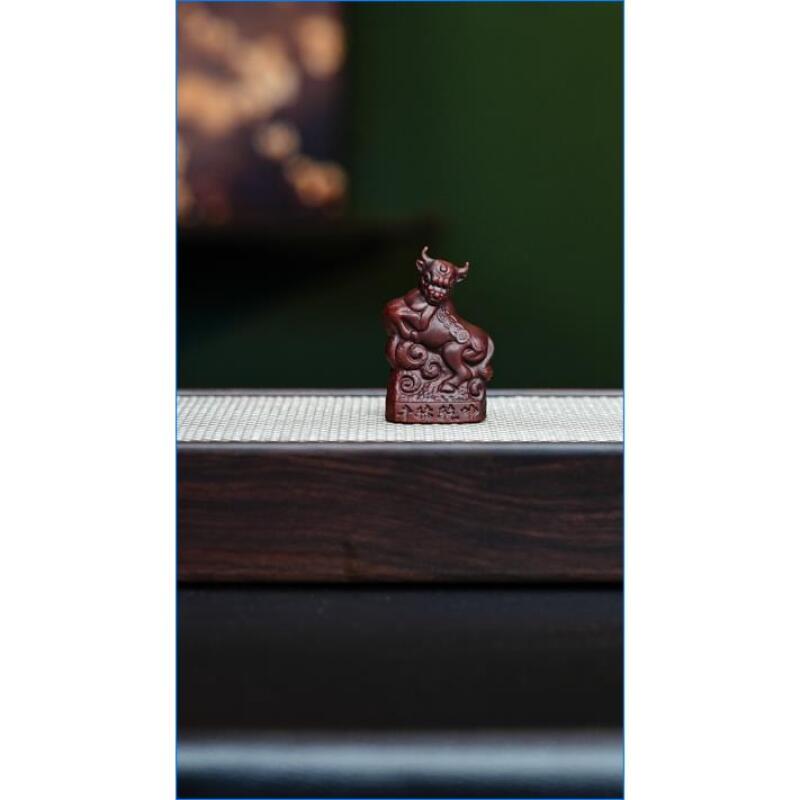 宜兴紫砂 茶宠 牛转乾坤 铁血红砂h469