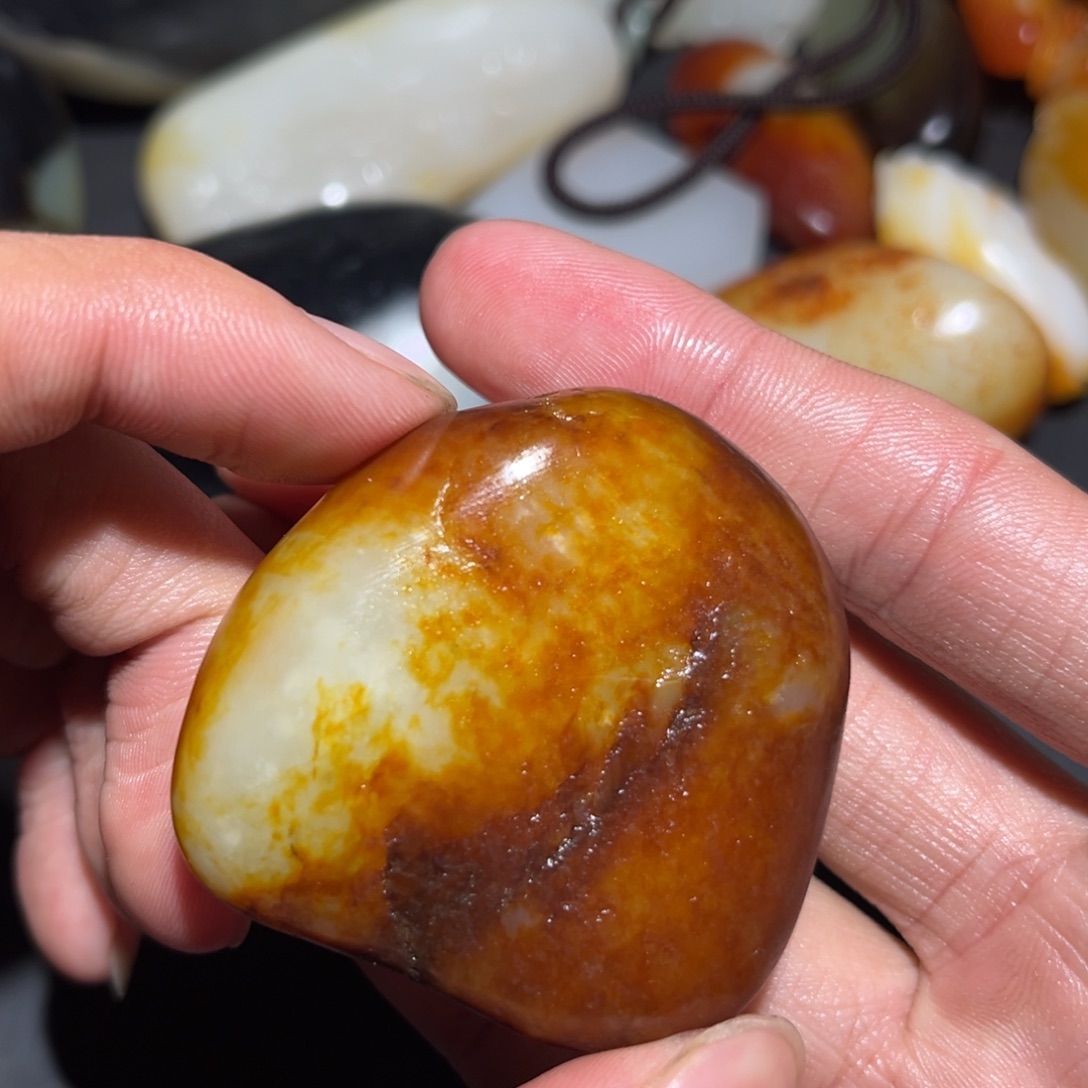 和田玉未镶嵌珠宝奇石