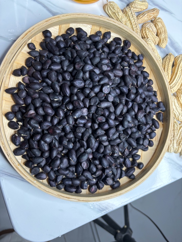 2025年新货正宗高原云南黑皮手工剥花生米
