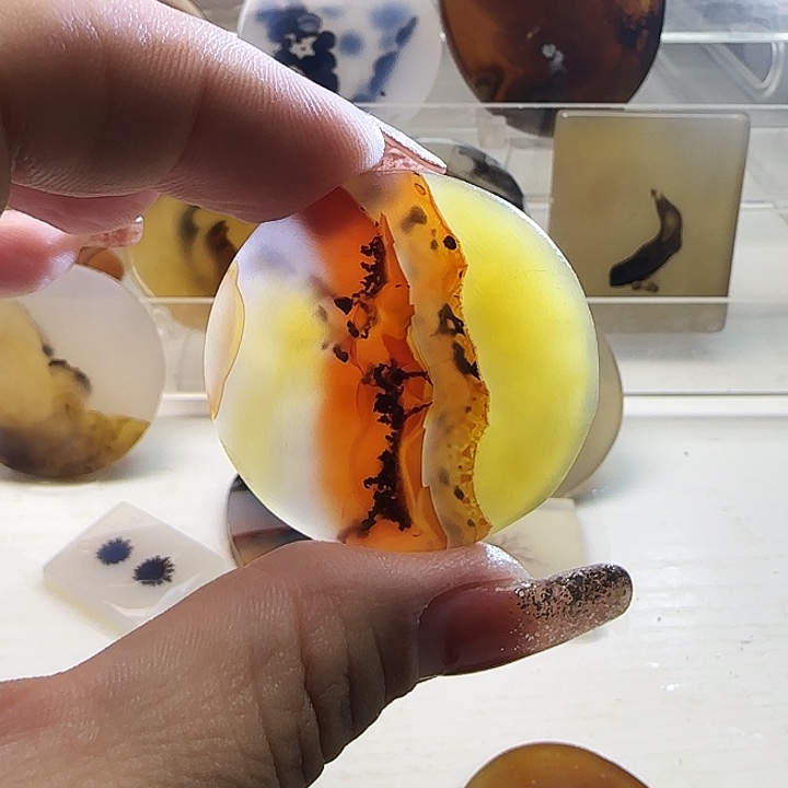 玛瑙/玉髓未镶嵌珠宝奇石