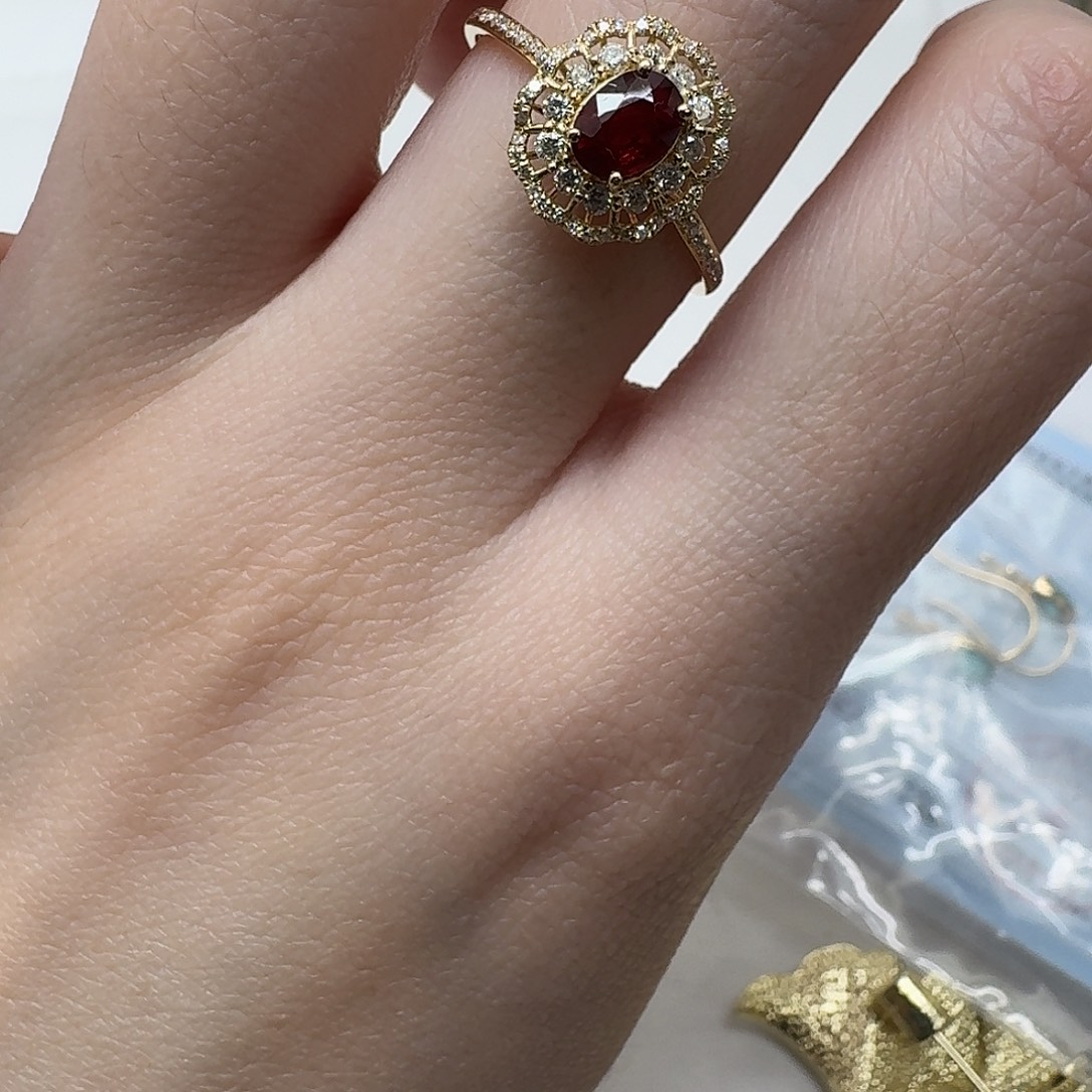 戒指红宝石18K金镶嵌