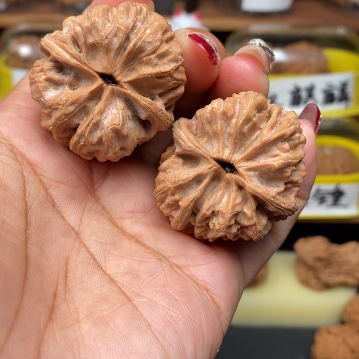 文玩核桃吊坠不**?37将军膀