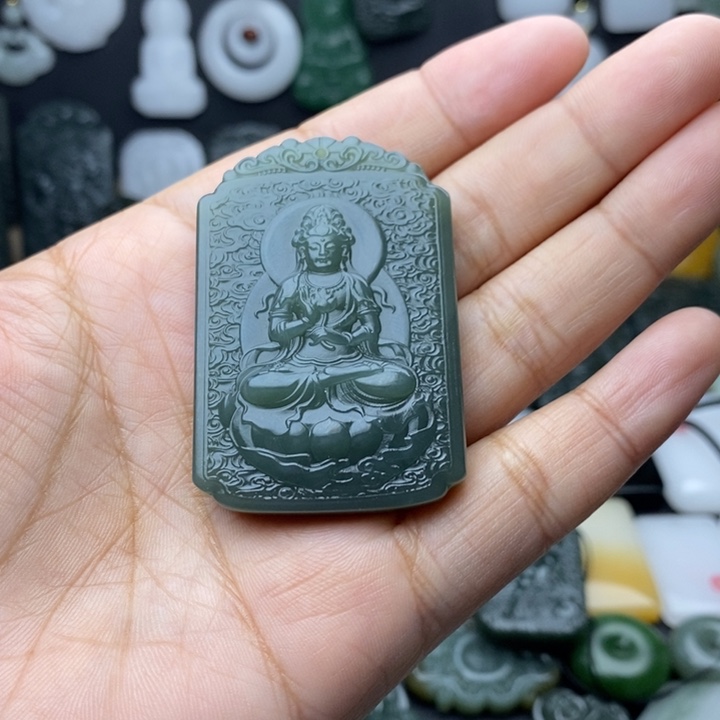 清***露和田玉未镶嵌颈饰