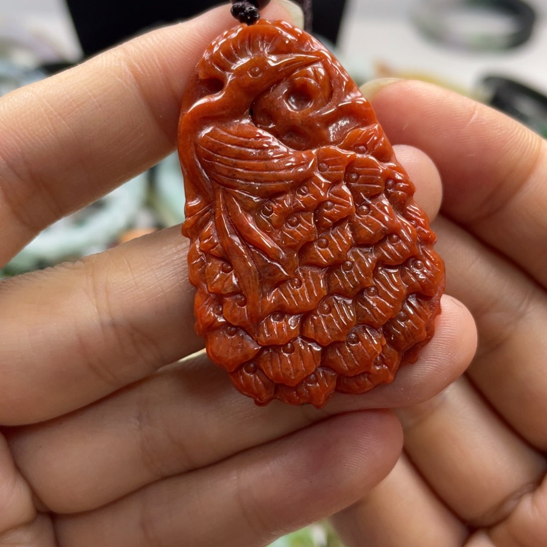 翡翠未镶嵌颈饰牌子