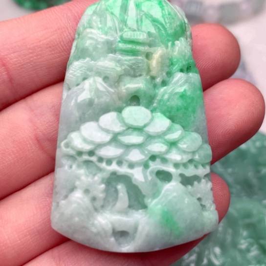 翡翠吊坠(不含链)未镶嵌