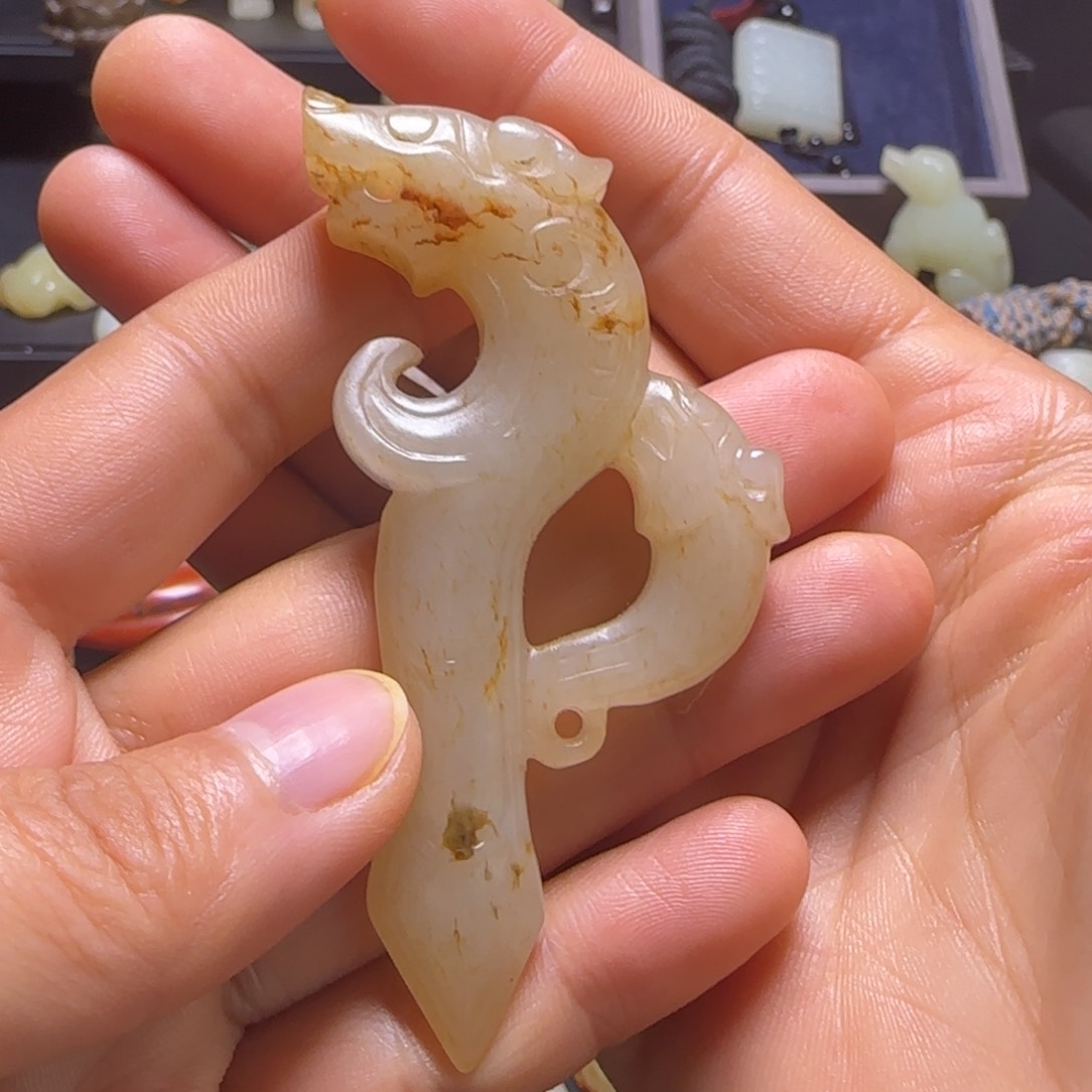 和田玉颈饰未镶嵌