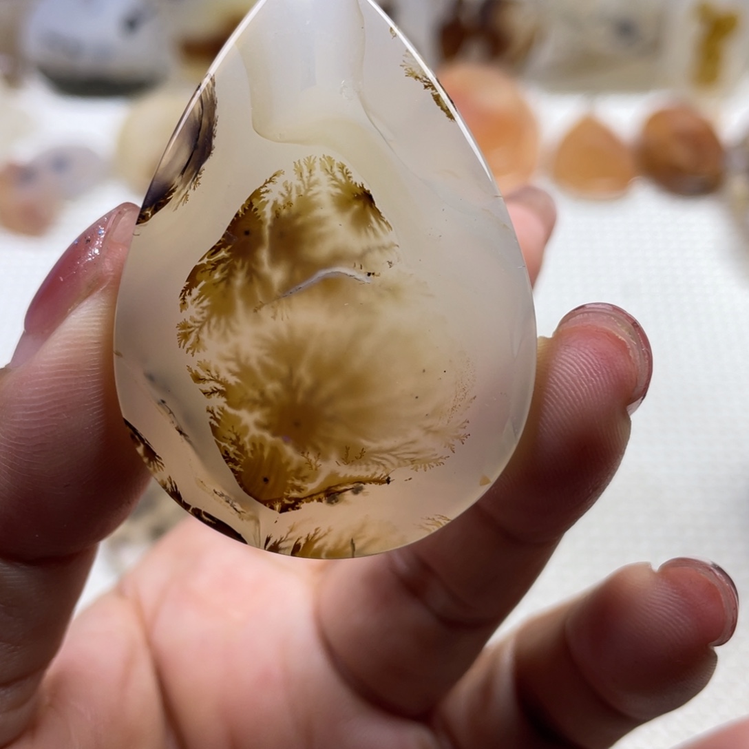 玛瑙/玉髓未镶嵌颈饰