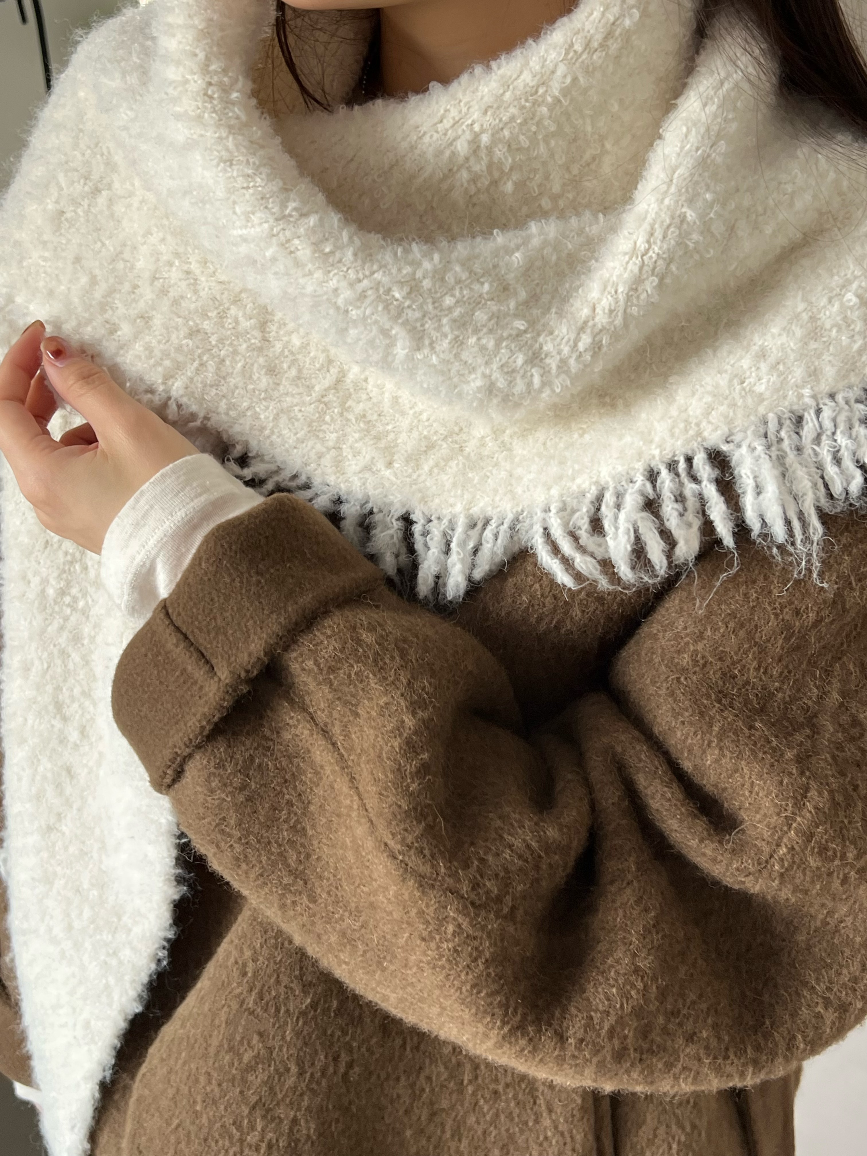 韩系流苏羊毛三角巾 03243