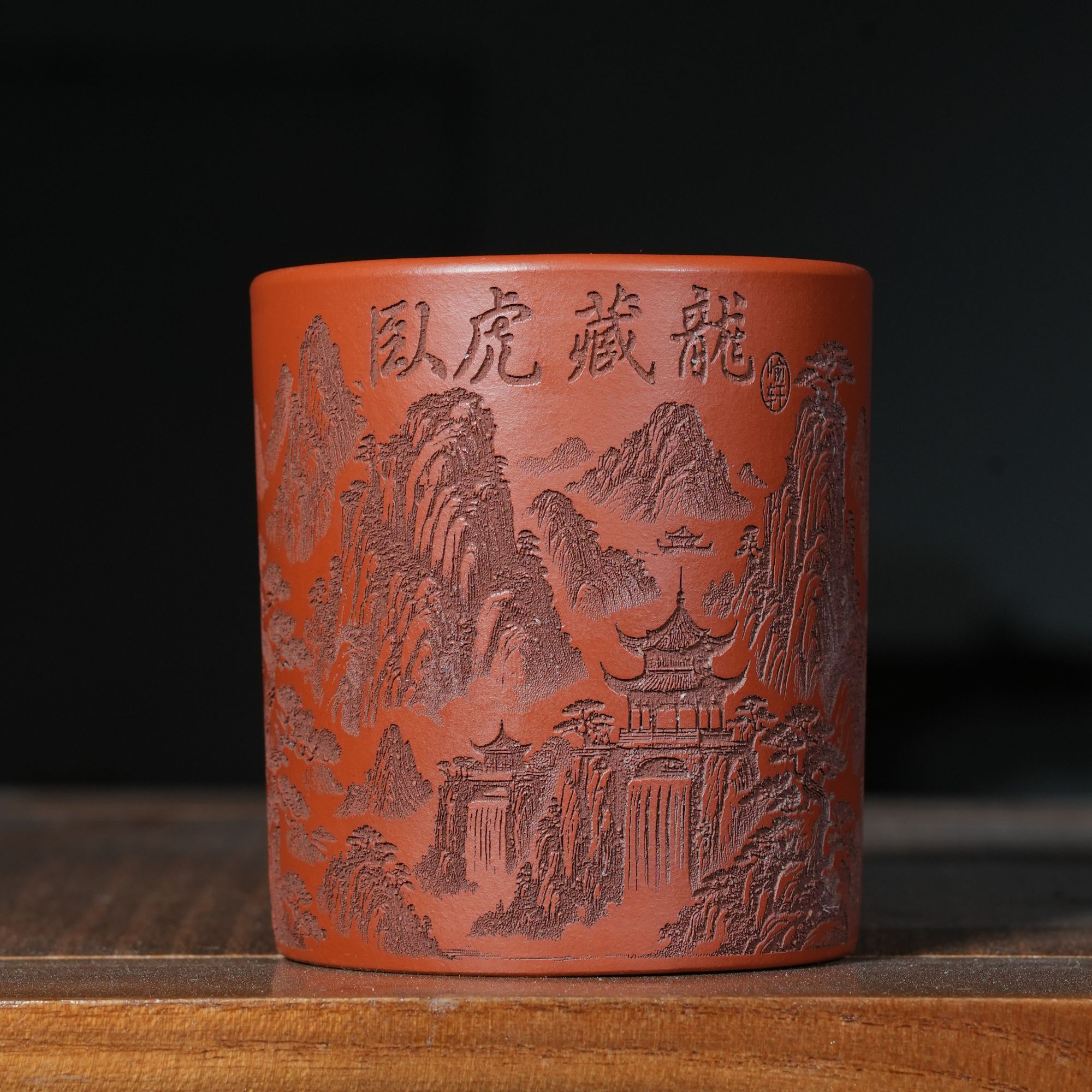 宜兴原矿朱泥刻绘卧虎藏龙紫砂手工主人杯容量150CC