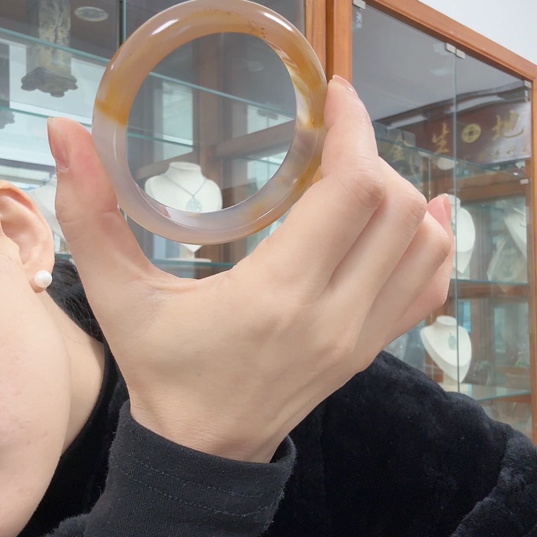 石英岩玉未镶嵌手镯