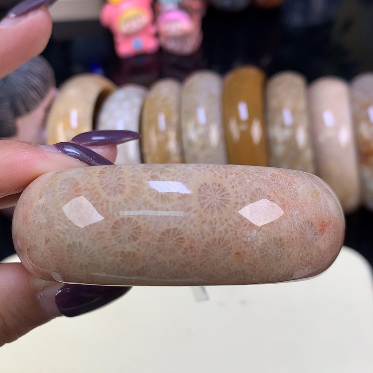 【闪购商品】颈饰未镶嵌硅化珊瑚（珊瑚玉）精品手镯53.4（22号）