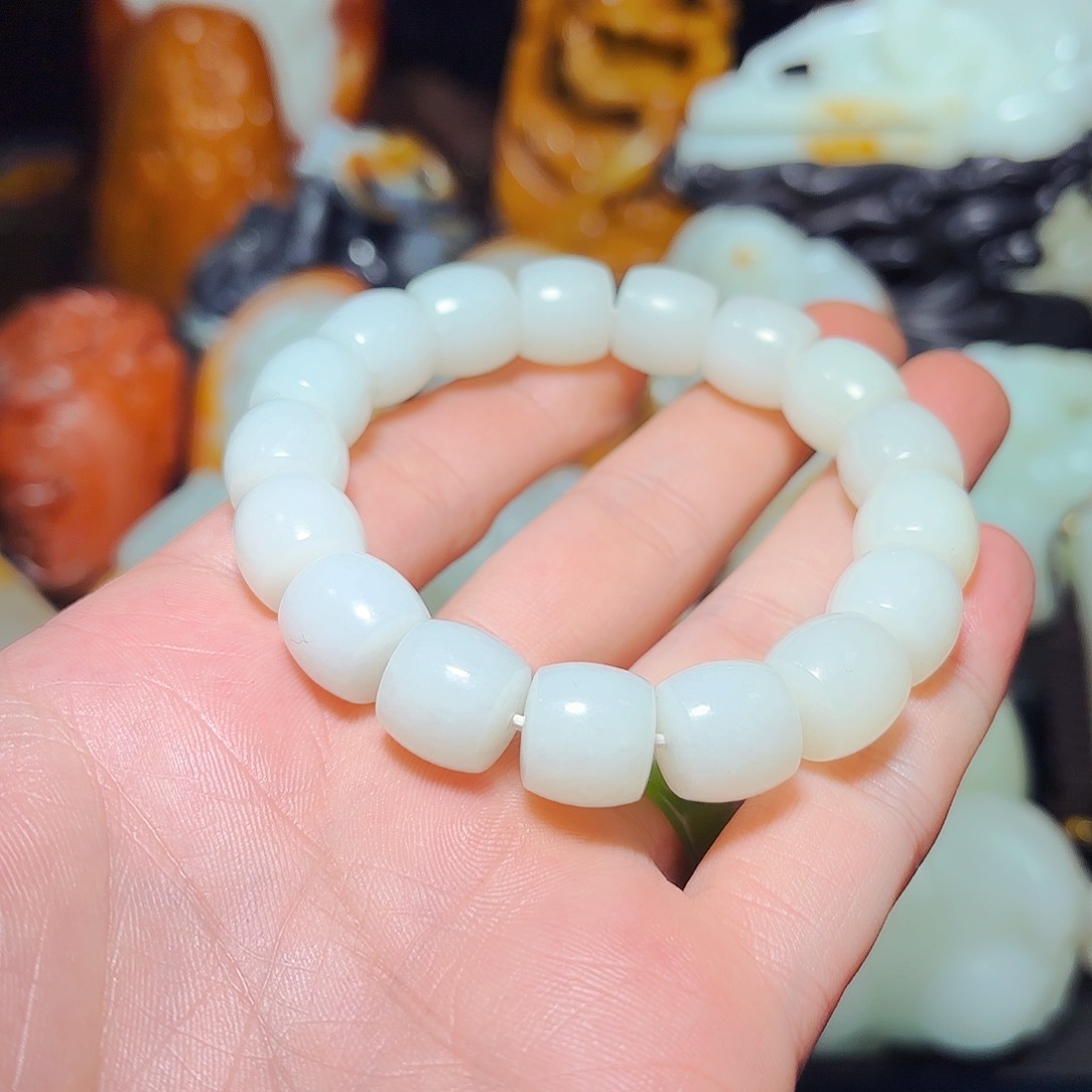 和田玉把件未镶嵌.**孙