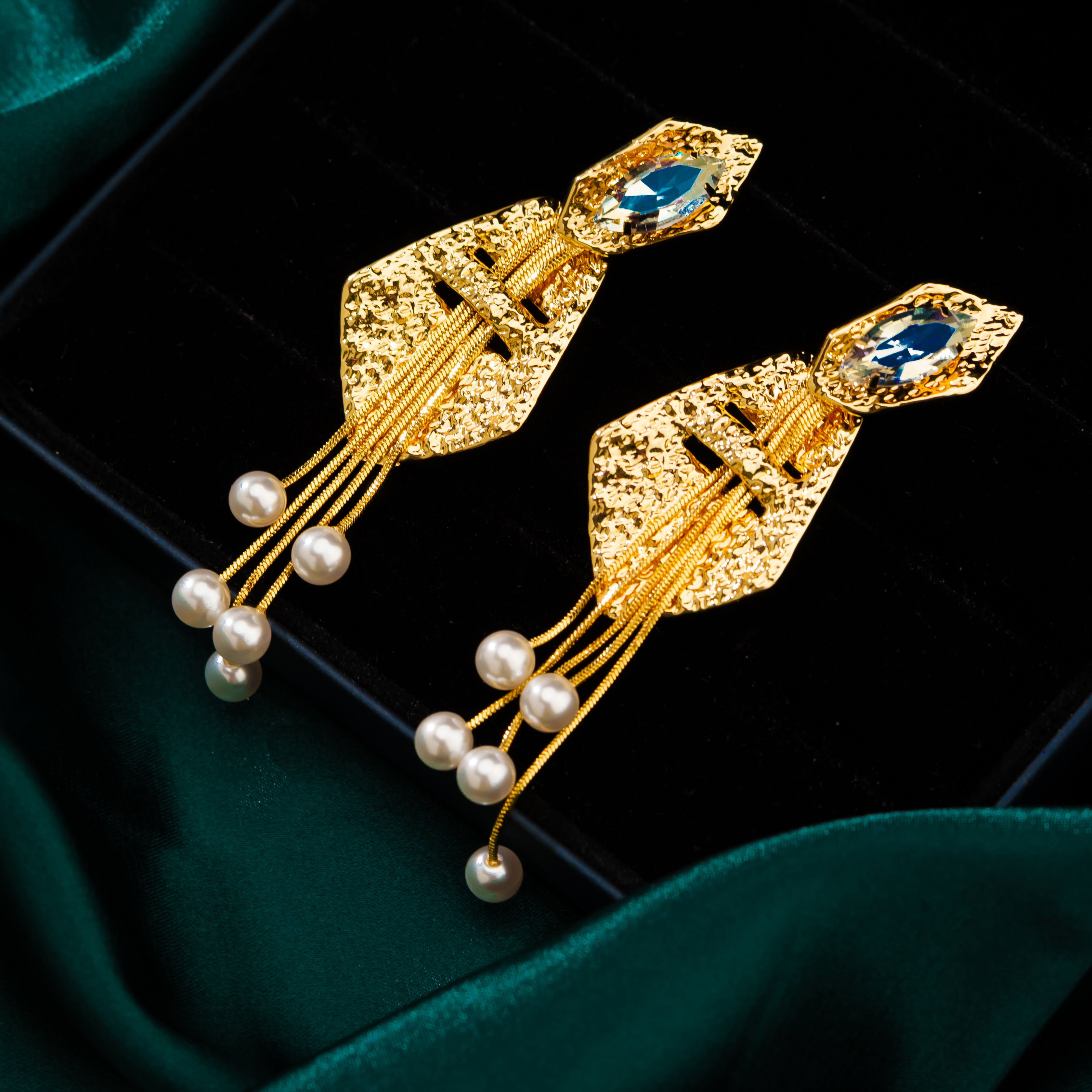 铜合金仿珍珠耳饰 {星河漫步}秋冬新款轻奢时尚设计感耳环E9081