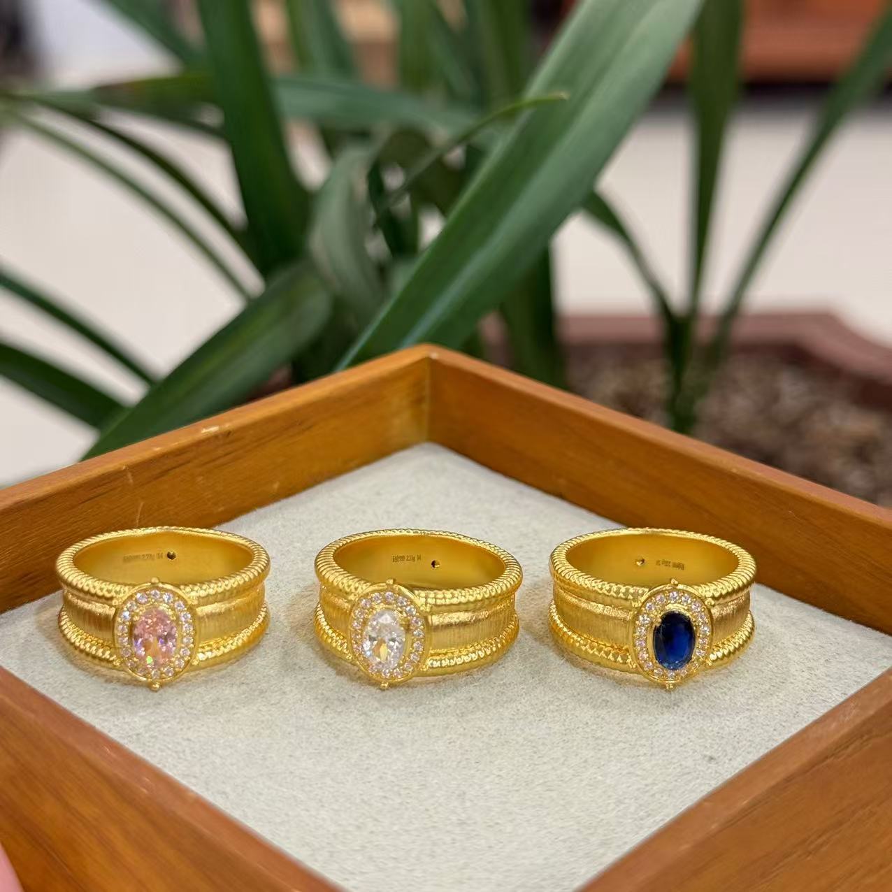 阿敏专属-Y/Z【中古鸽子蛋点钻戒指】多样性发一（附加248/148/0)