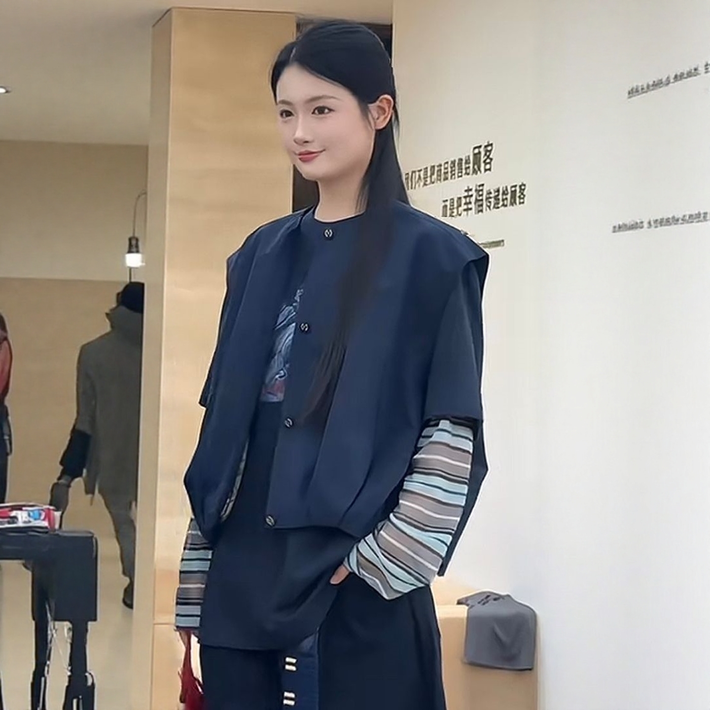 现货JR圆领花朵扣马甲小众设计感短款背心马甲洋气气质百搭时尚