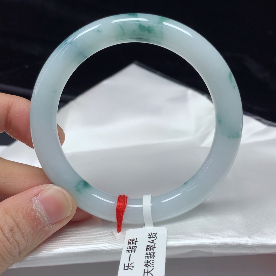 翡翠手镯（圆镯）未镶嵌57.2