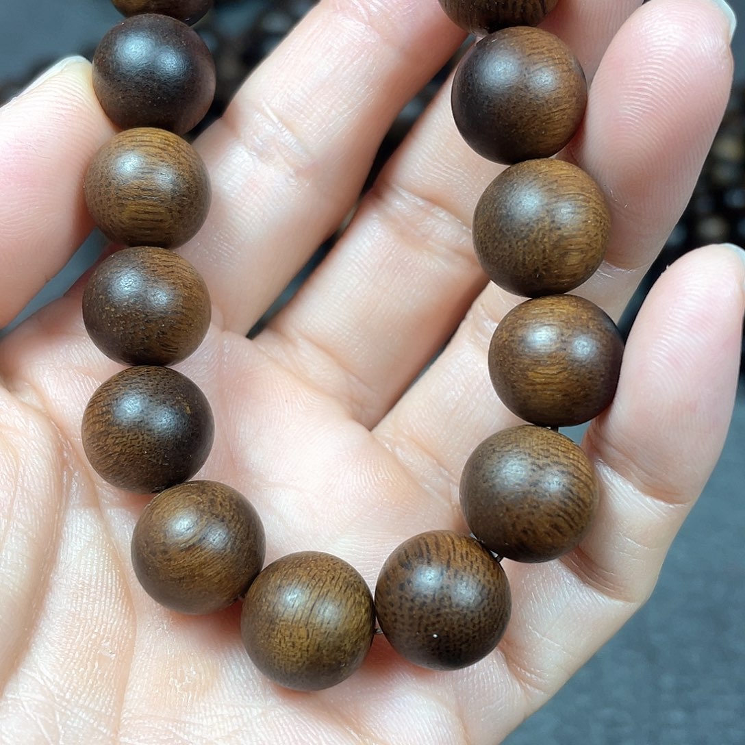 沉香手串芽庄白棋