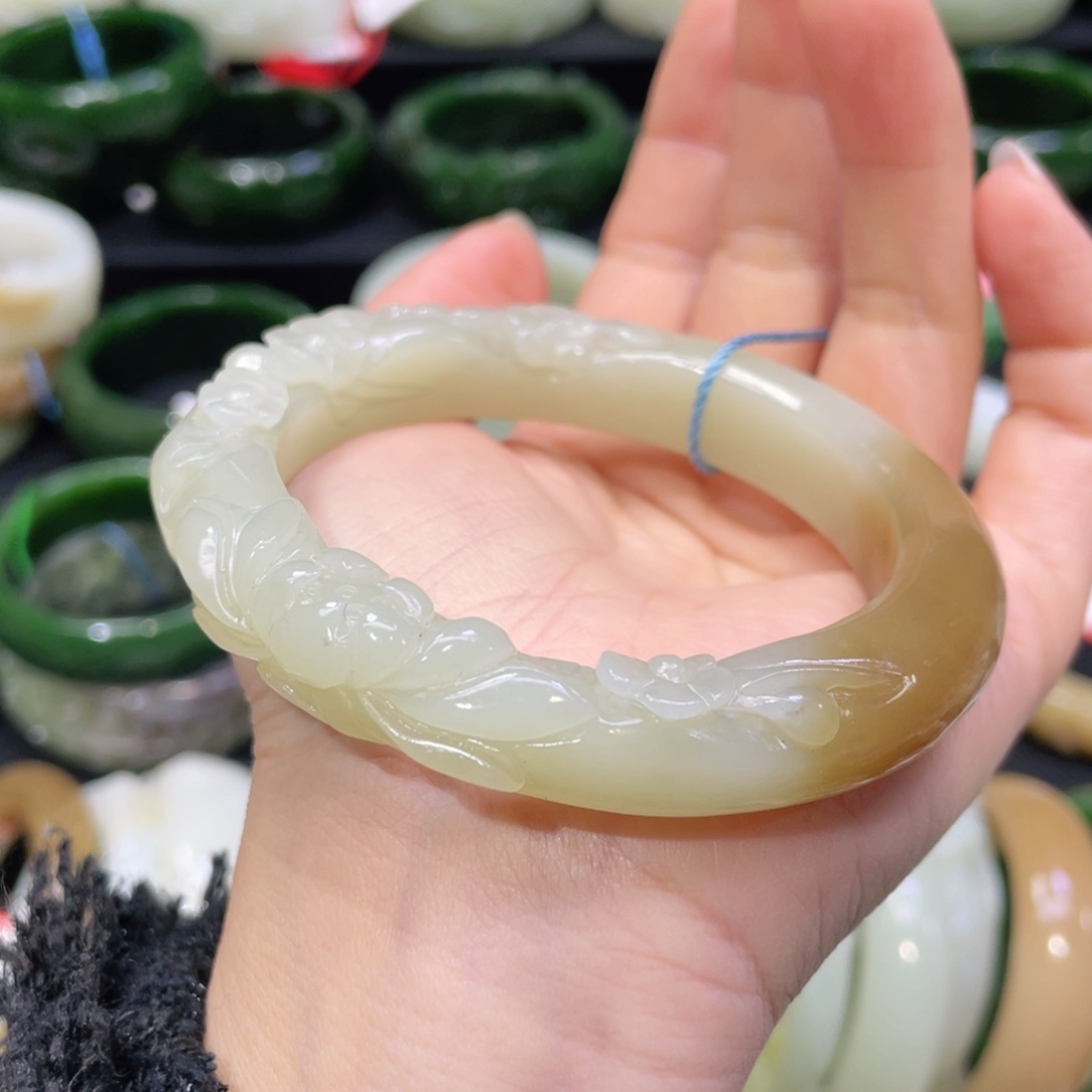 未镶嵌手镯和田玉90