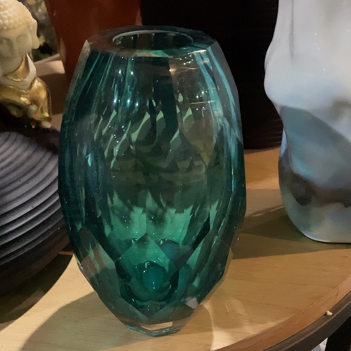 陶瓷花瓶，茶杯茶具。