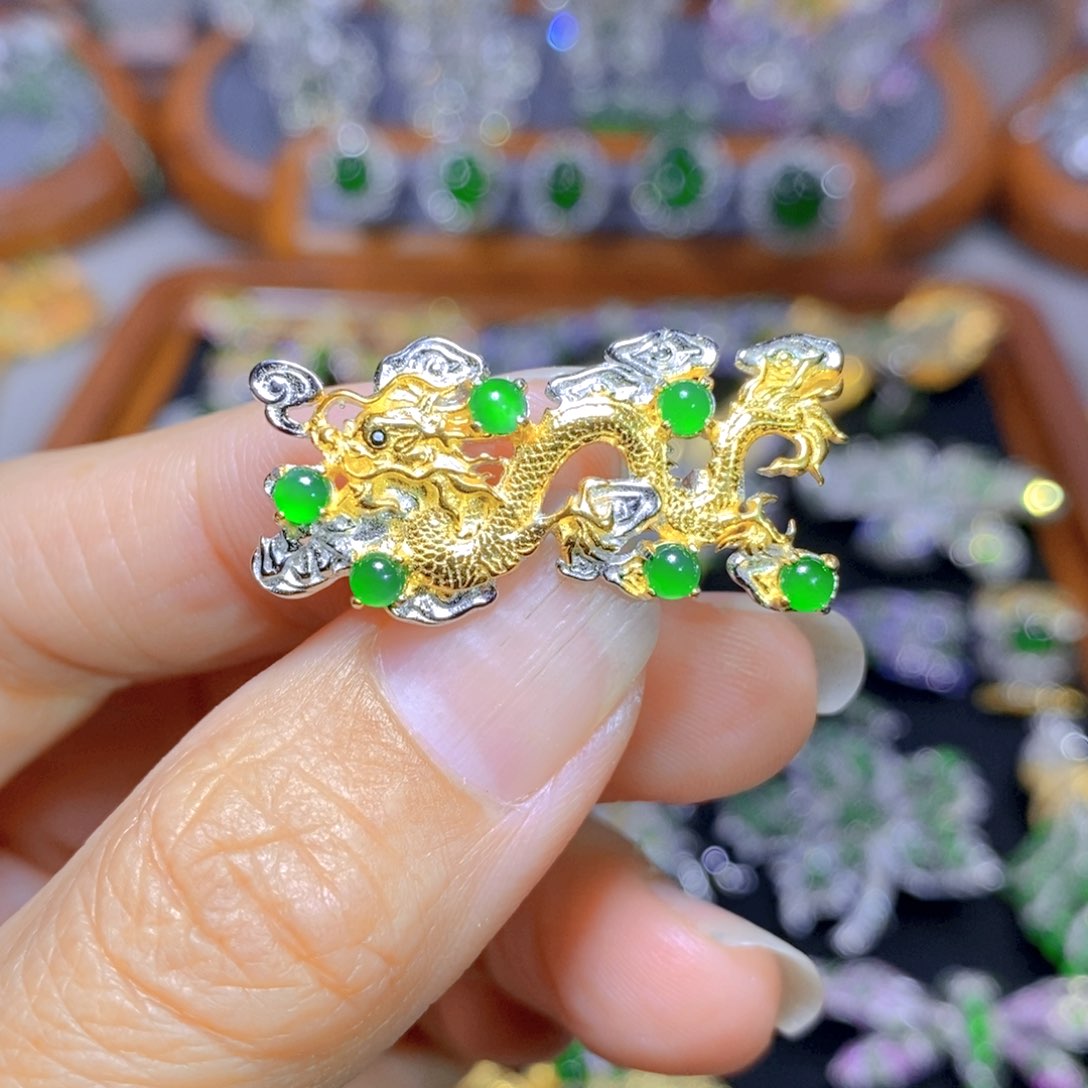 翡翠颈饰银S925镶嵌天然翡翠