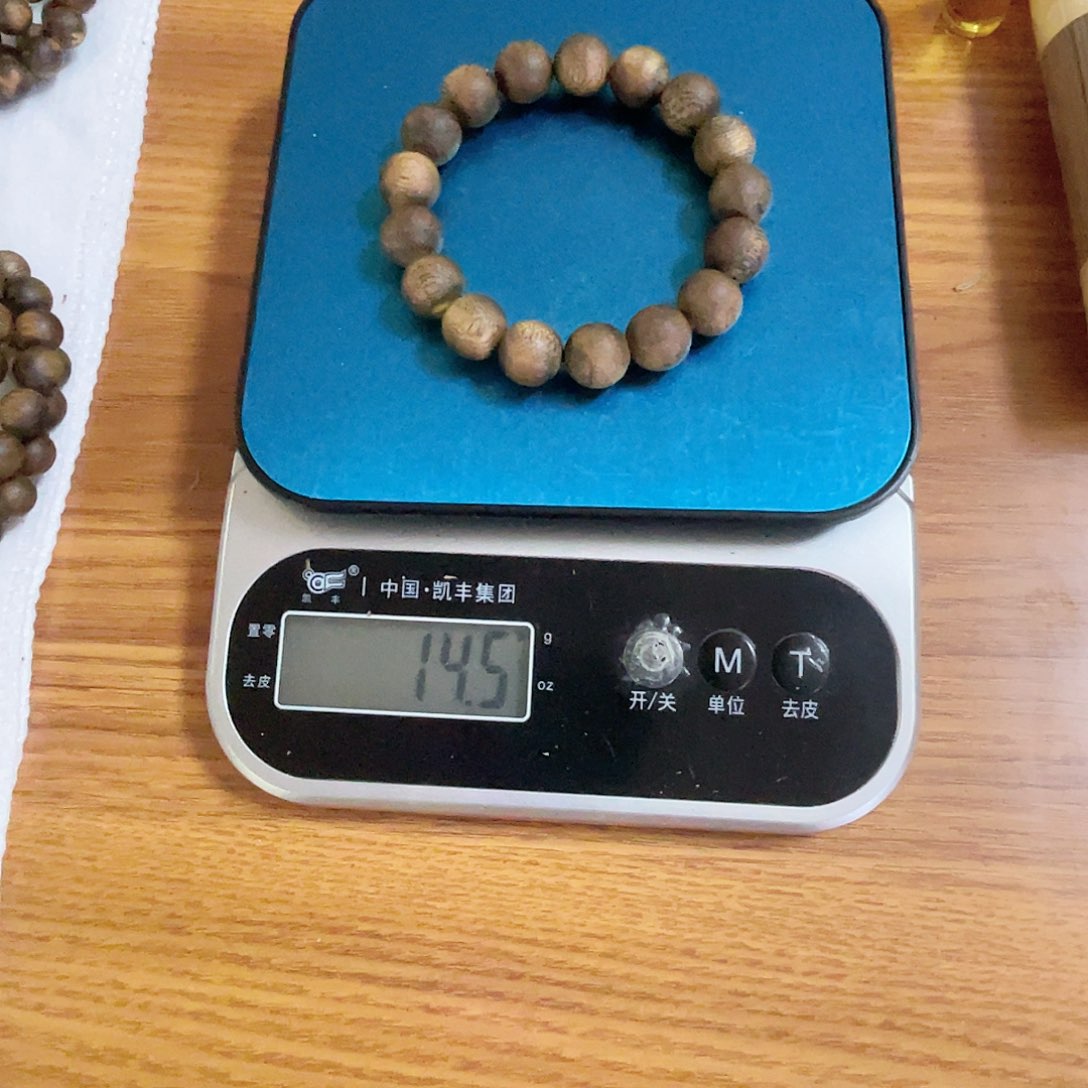 沉香木手串用****2卡13手啊