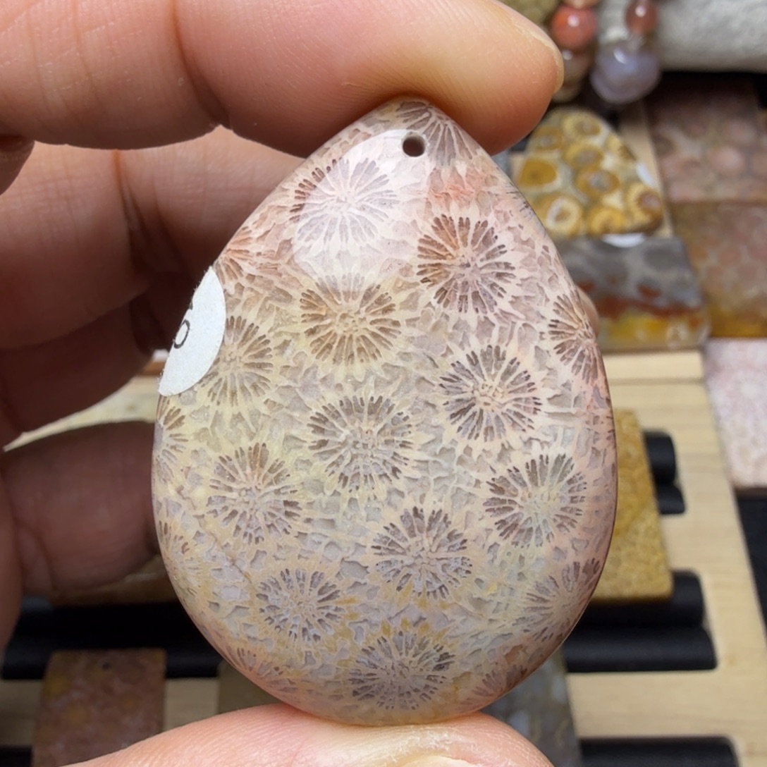 硅化玉未镶嵌纯天然色有机玉石保真色