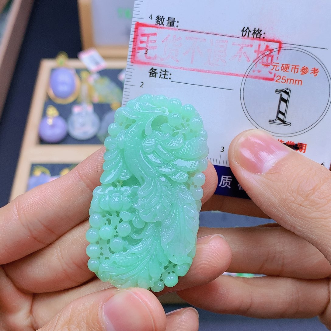 翡翠未镶嵌颈饰翡翠