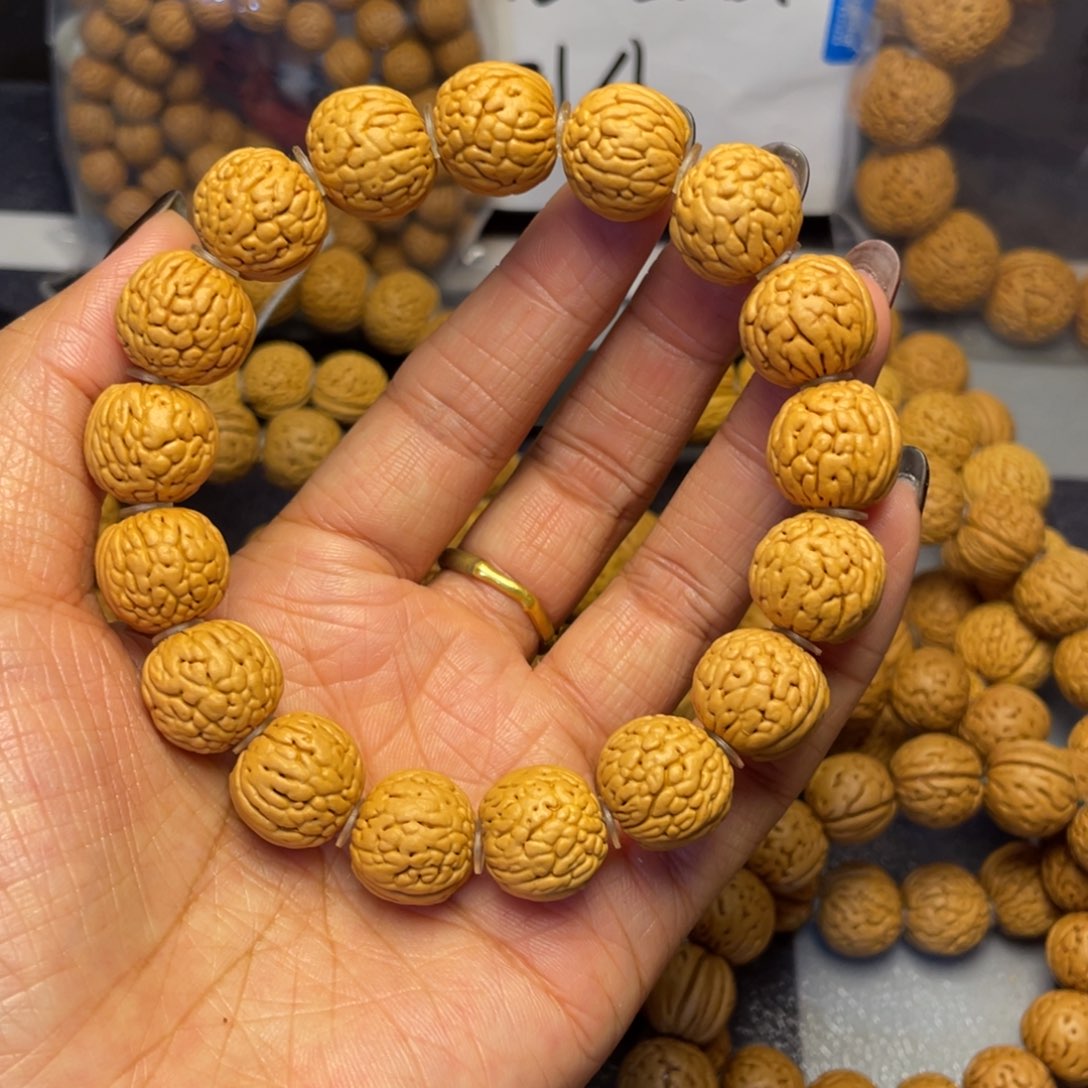 手串桃核15.3铁扇手串