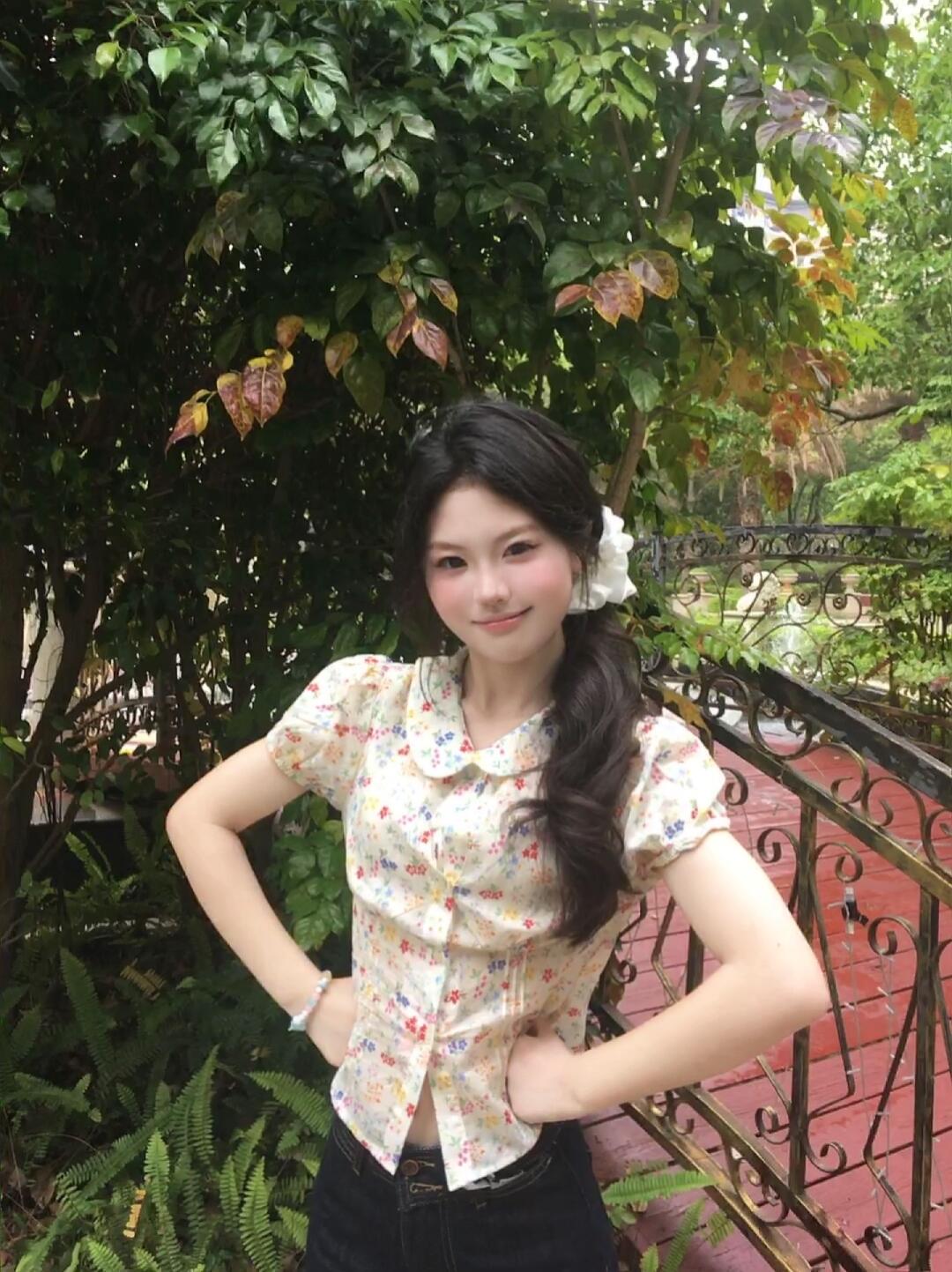 甜美风泡泡袖碎花衬衫女夏季2025新款修身显瘦韩系设计感短袖衬衣