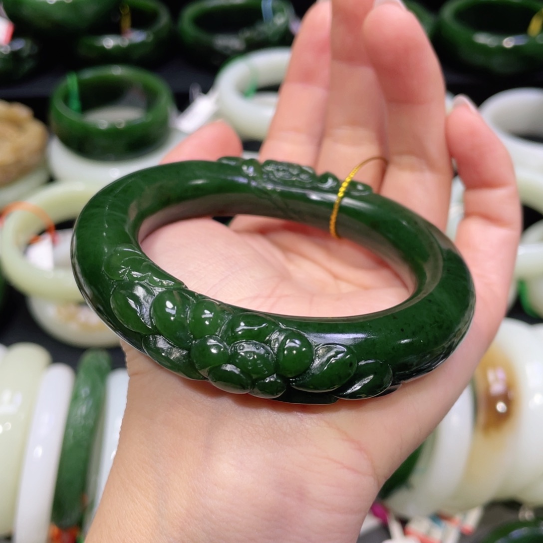 未镶嵌手镯和田玉56