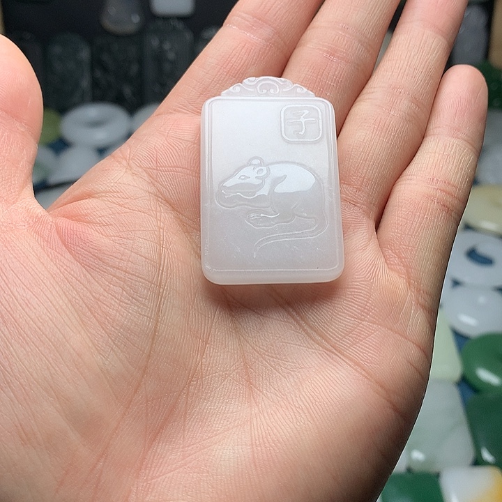 石英质玉（金丝玉）未镶嵌颈饰