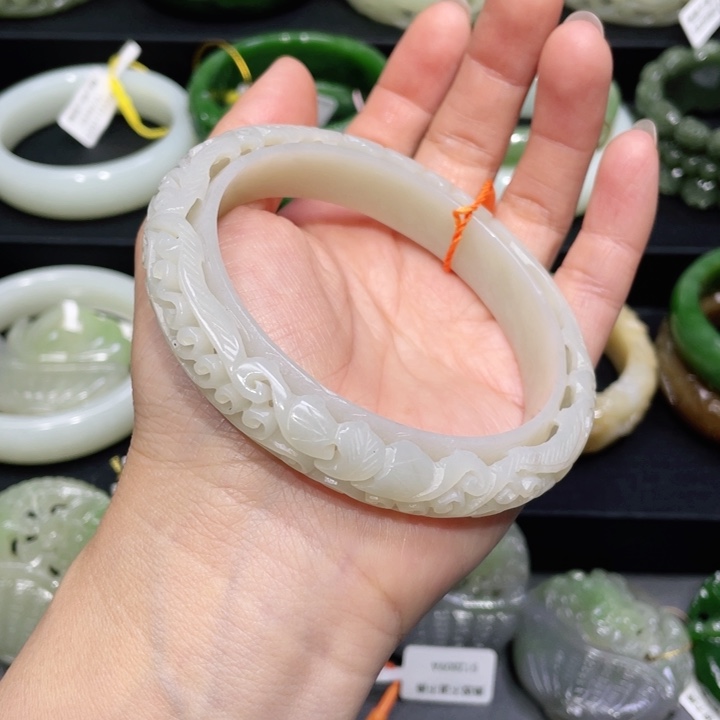 和田玉手镯66圈口 编号17未镶嵌