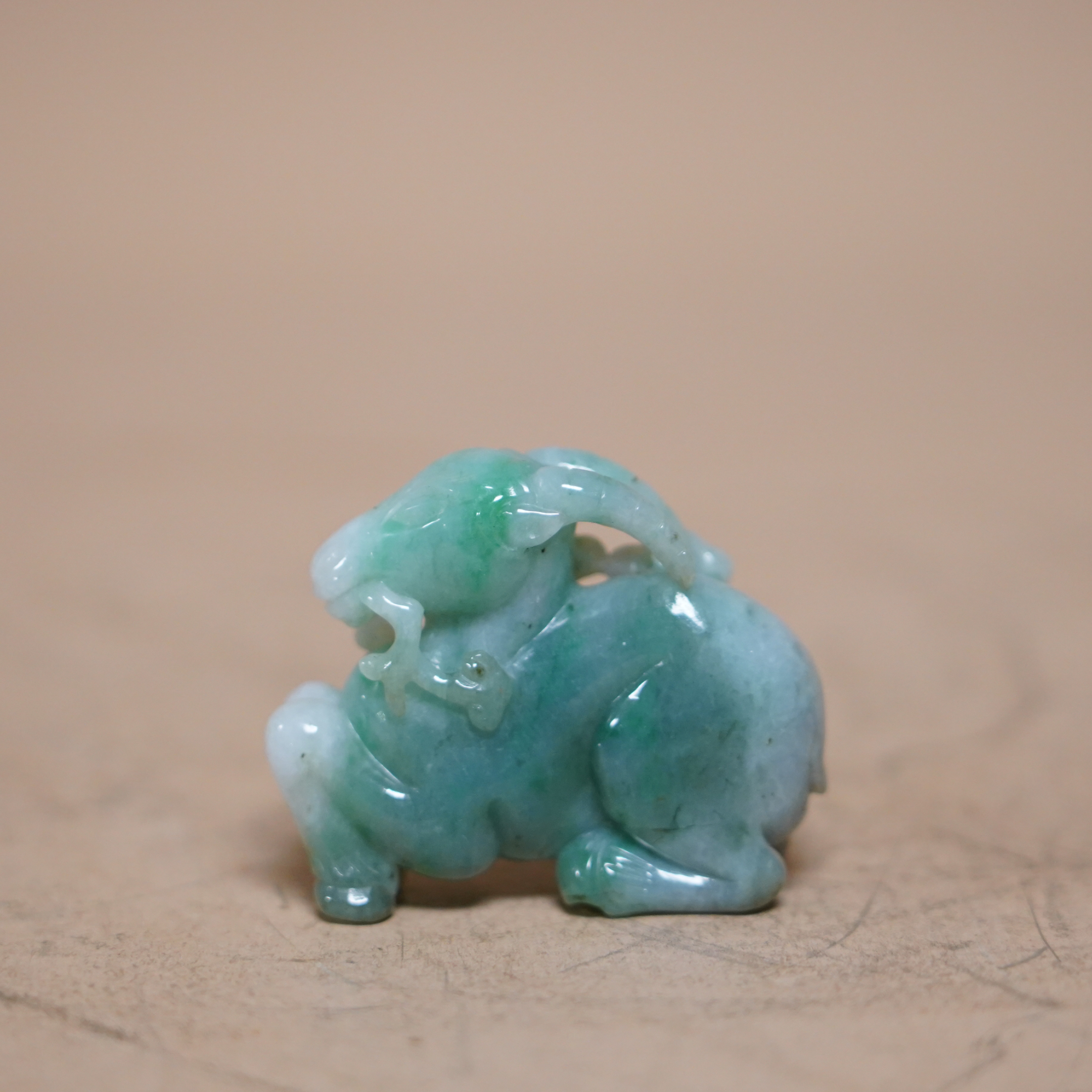 文华开物第9期拍品 11 清代 翡翠瑞鹿摆件