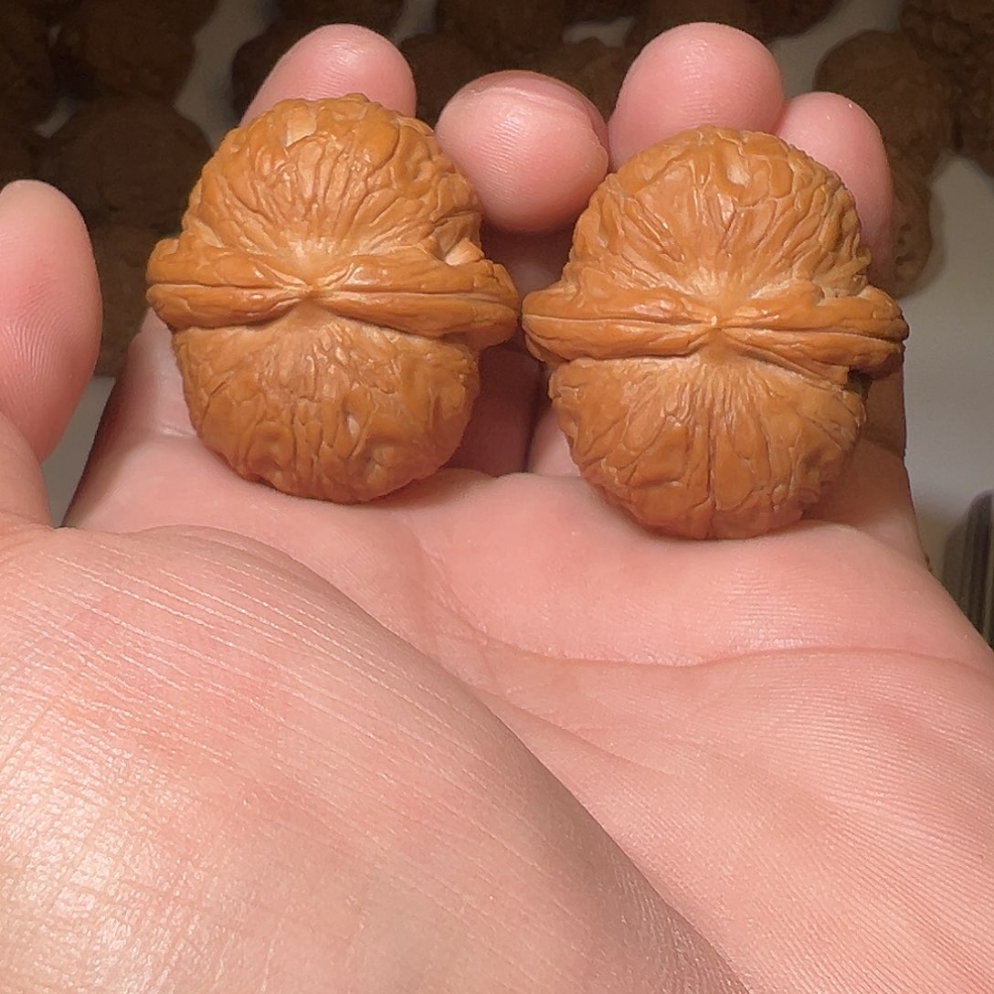 澄***澄吊坠猴头核桃文玩