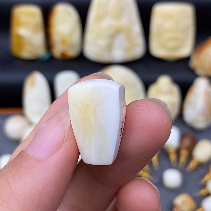 琥珀未镶嵌裸石13瓷白c487