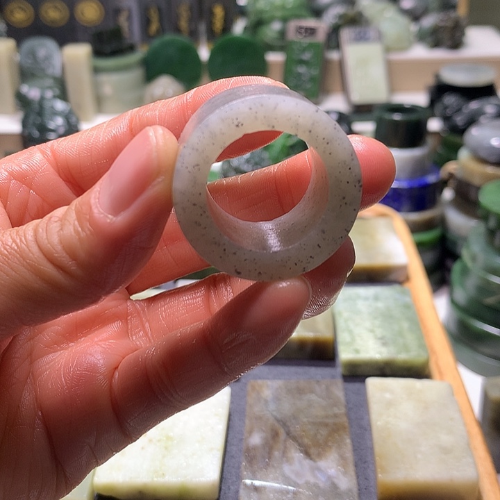 和田玉未镶嵌珠宝半成品