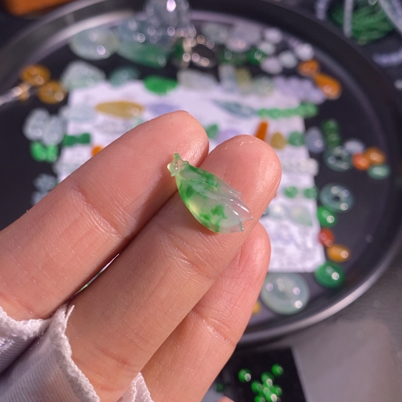 【闪购商品】翡翠挂件未镶嵌兰花