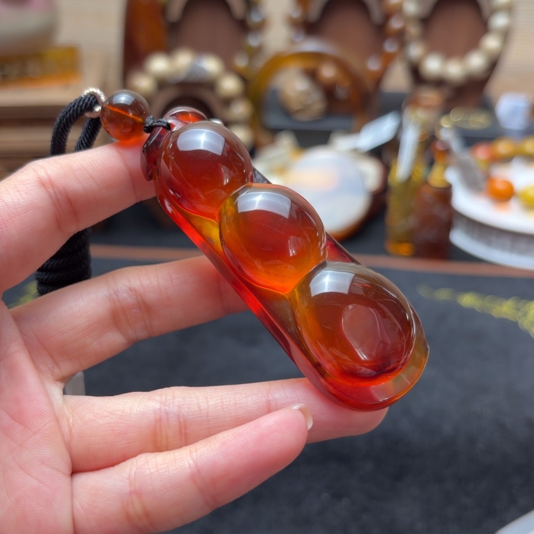 琥珀未镶嵌珠宝奇石血珀福豆