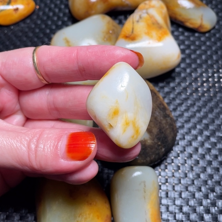 缩***影和田玉（糖玉）未镶嵌颈饰