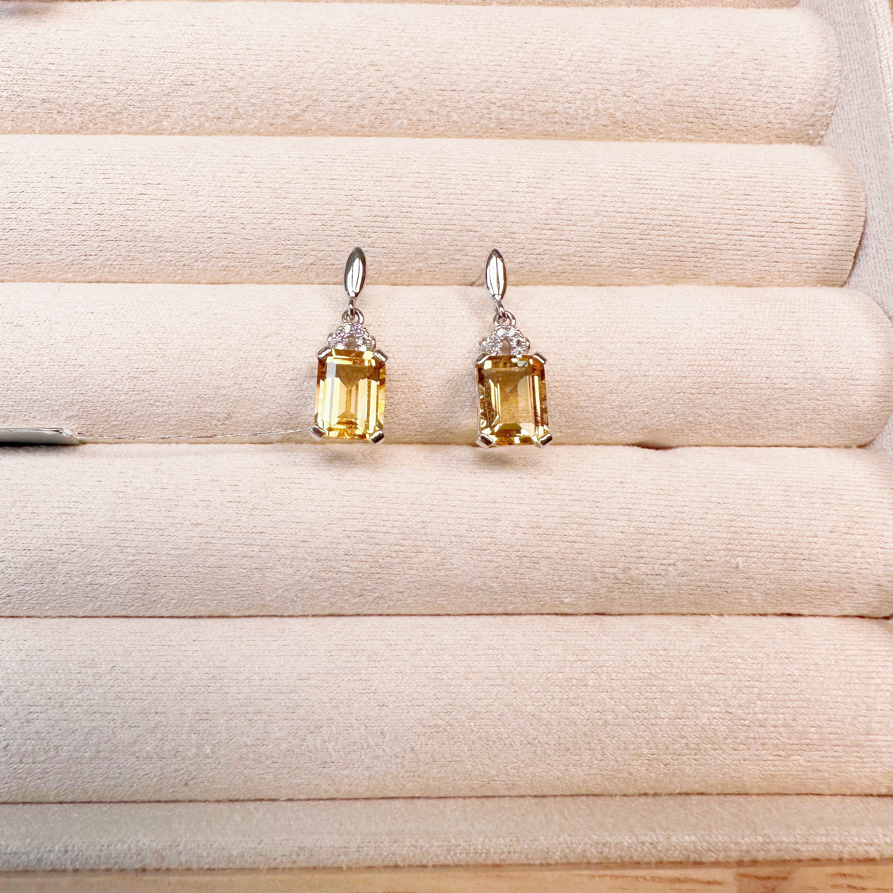 黄水晶S925银镶嵌耳钉生日节日礼物（多样性发其一）