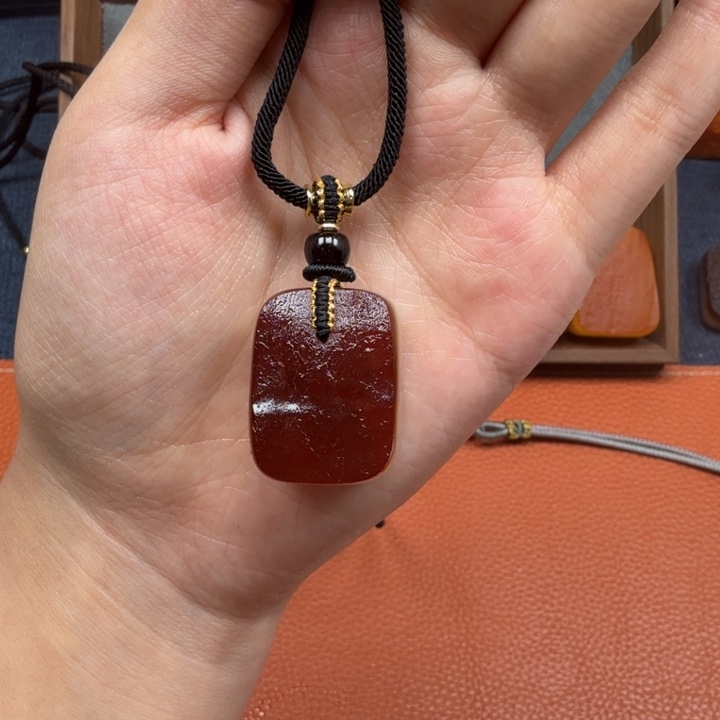 蜜蜡未镶嵌吊坠(赠链)