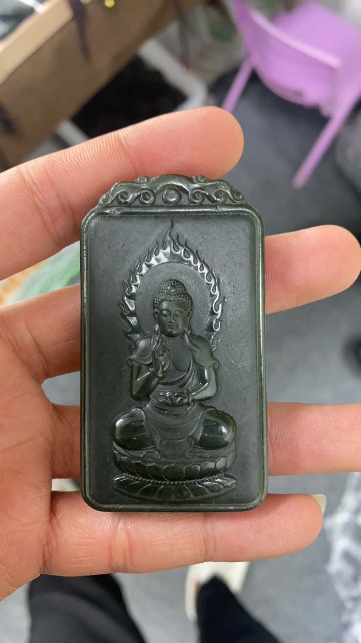 和田玉青玉吊坠。