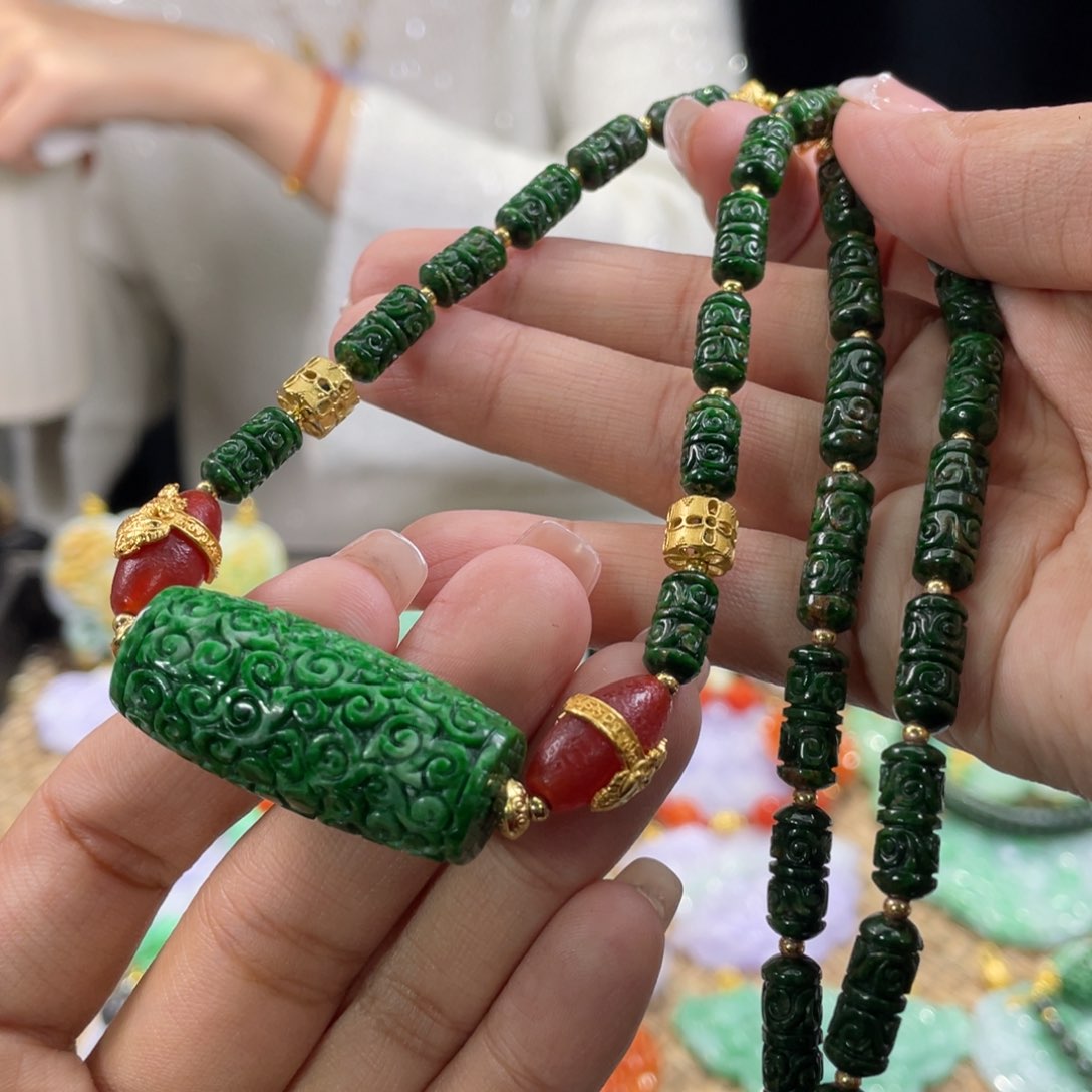 翡翠颈饰未镶嵌代编织