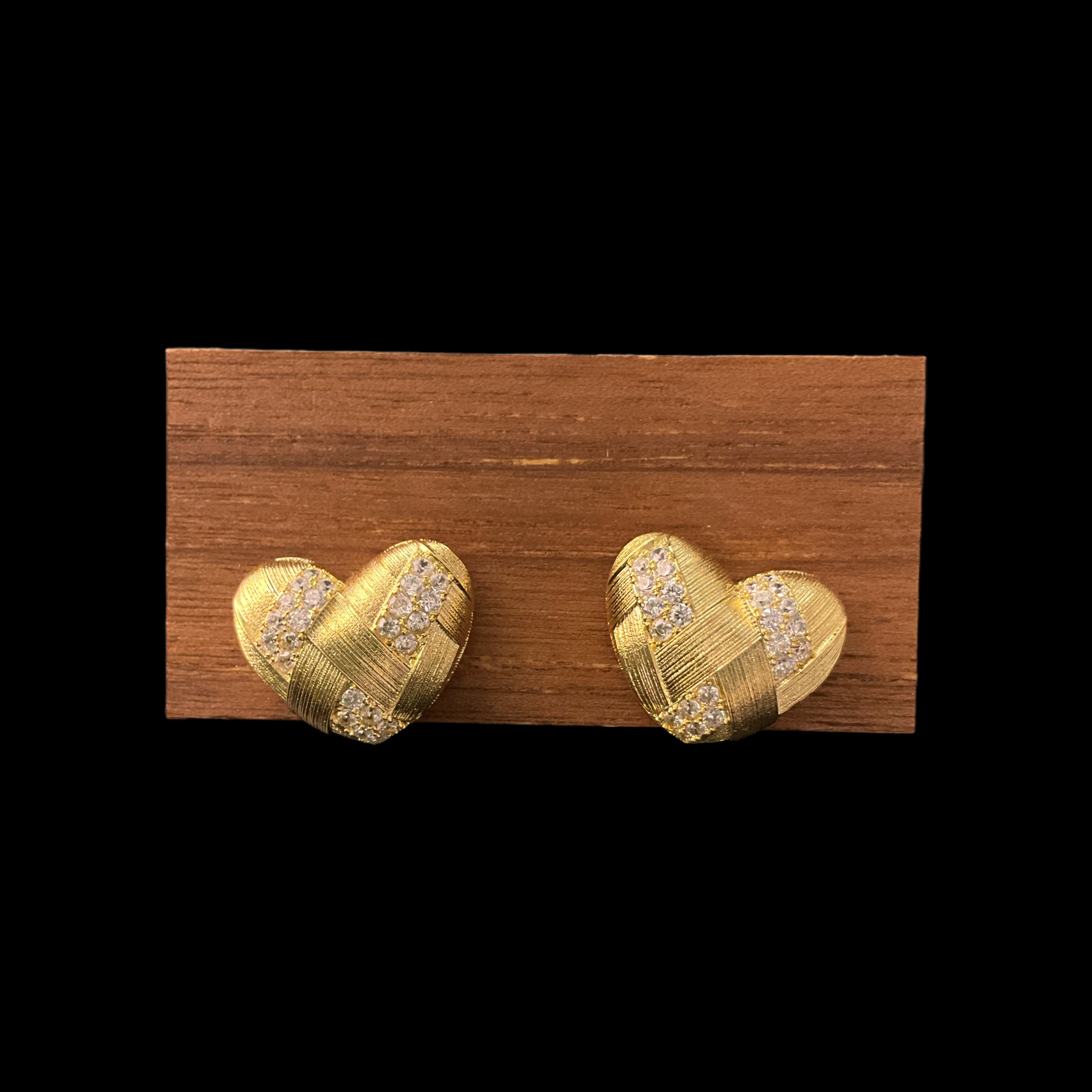 925银耳饰 B005925银爱心耳钉拉丝工艺电镀简约百搭耳环