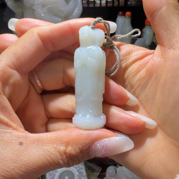 和田玉未镶嵌把件