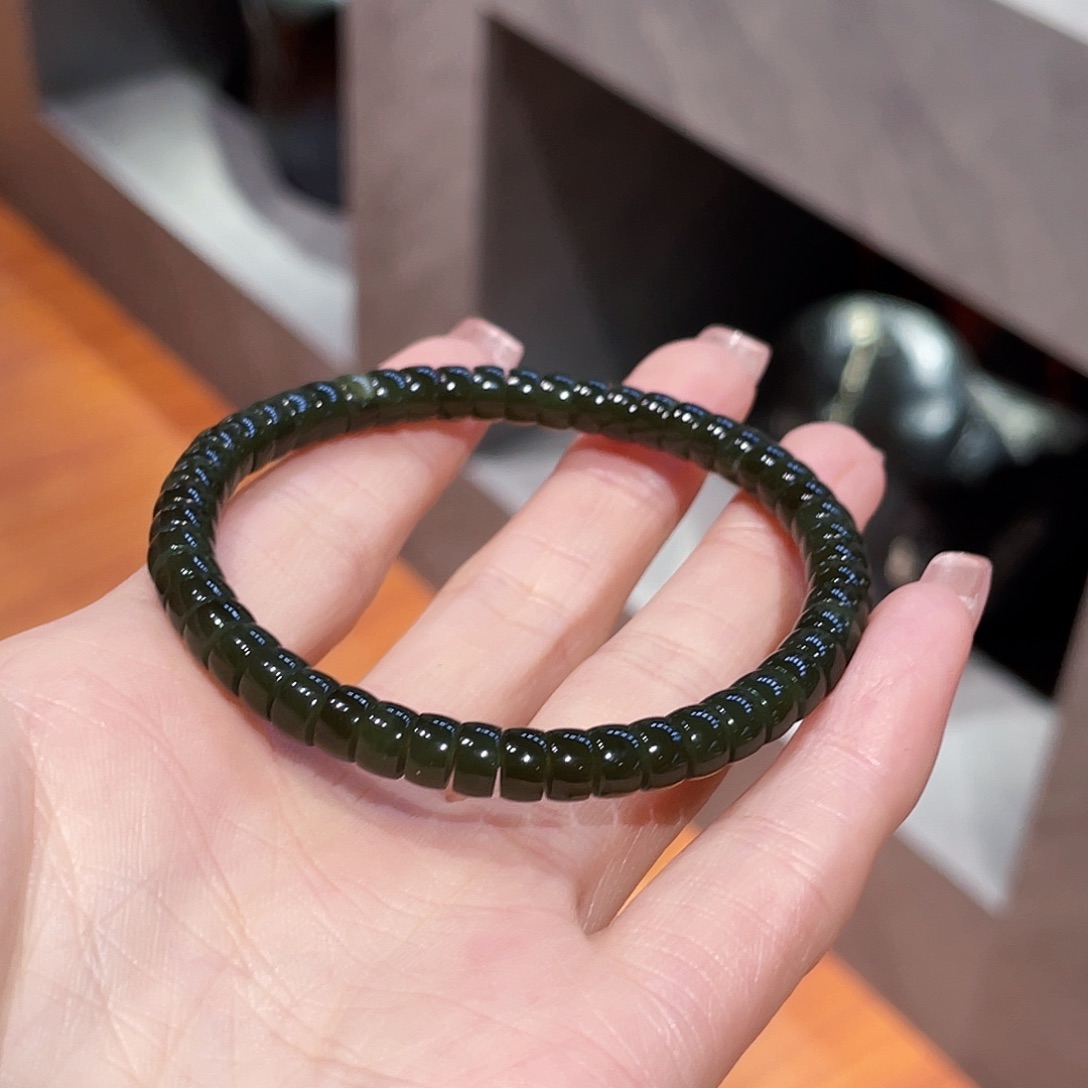 未镶嵌和田玉手串沙枣青卡5.6