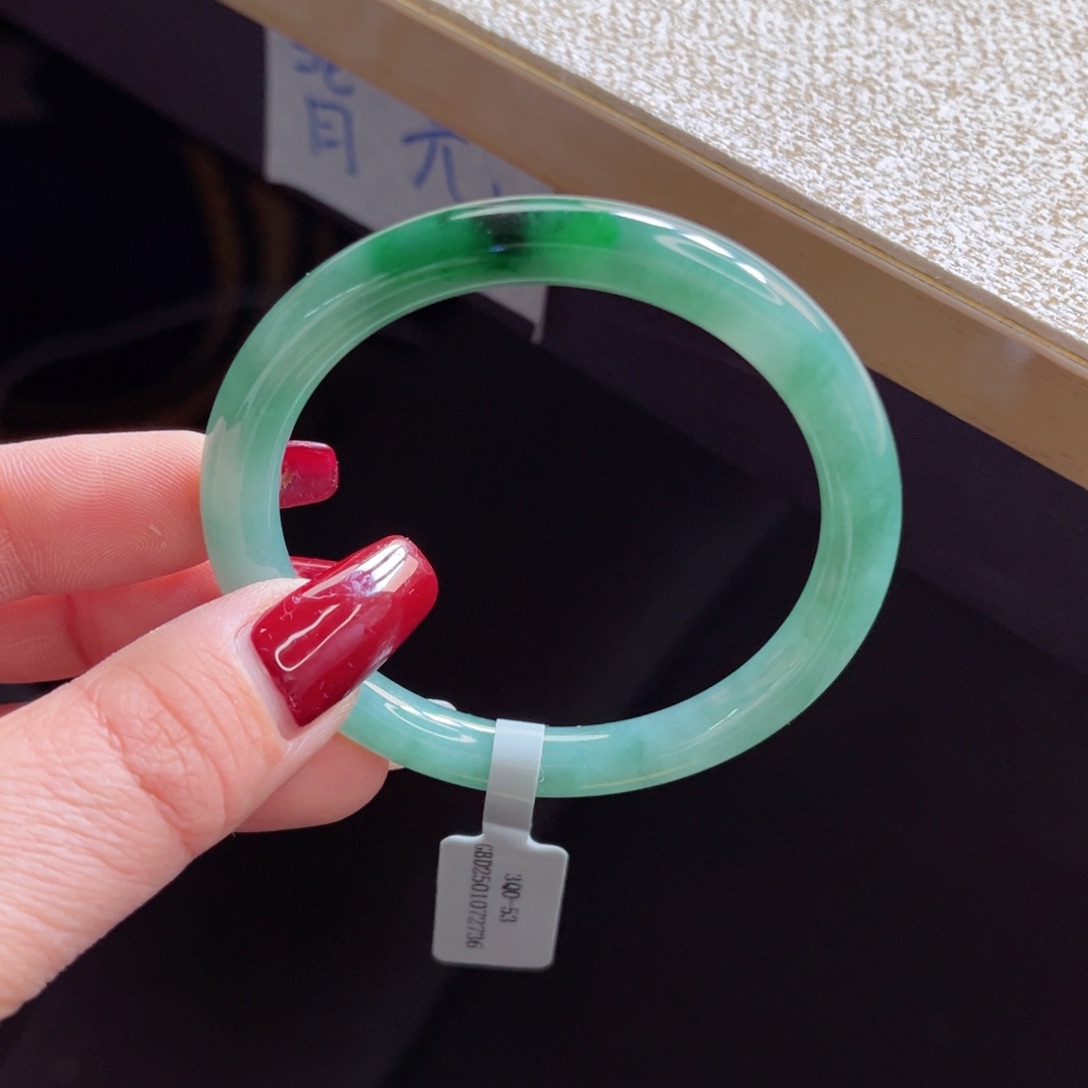 翡翠手镯未镶嵌手镯